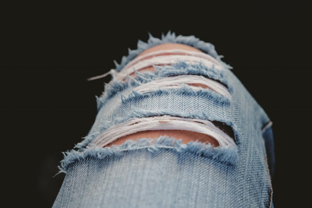 Ripped-Jeans-Dailyshirt